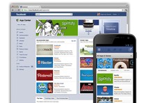 Facebook sfida Apple lancia app store